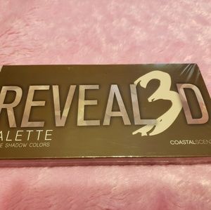 Coastal scents  Reveal 3 eyeshadow pallet